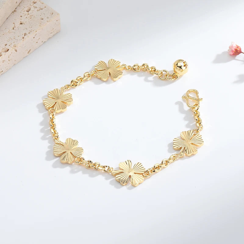 Fine Gold Bracelet Clover Pattern