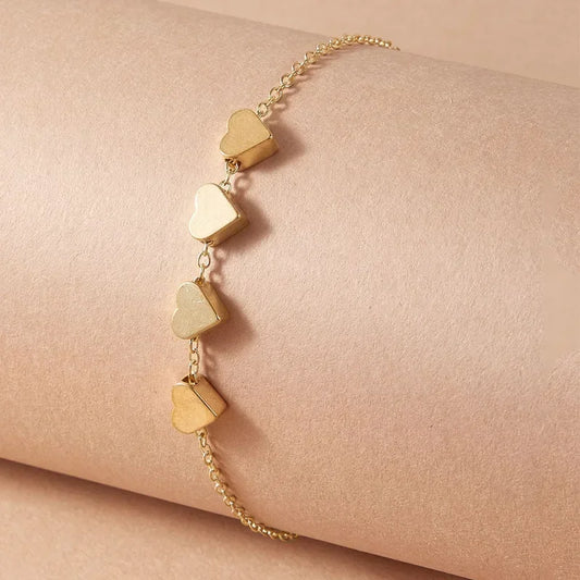 Minimalistic Gold Heart Link Bracelet