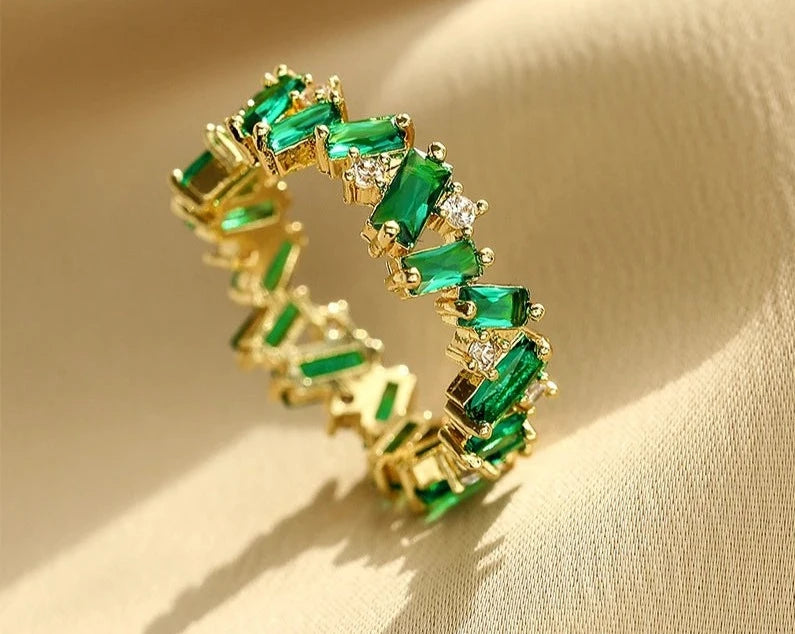 Rectangular Zircon Ring 18K Gold Green, White