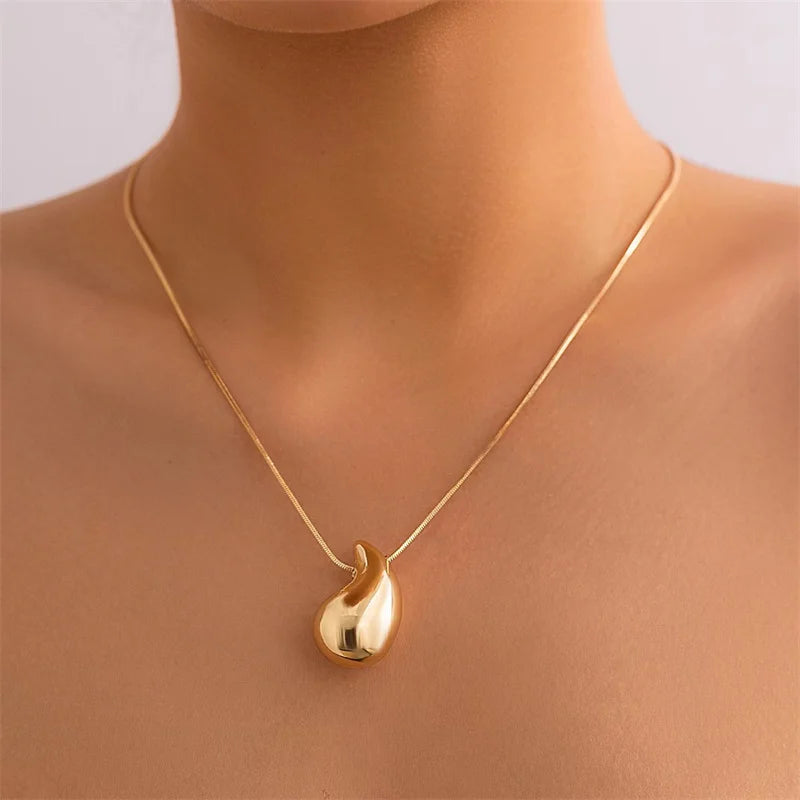 Trendy Dome Shaped Pendant Necklace Gold, Silver