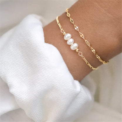 Gold Fine Chain Bracelet with Mother of Pearl Style